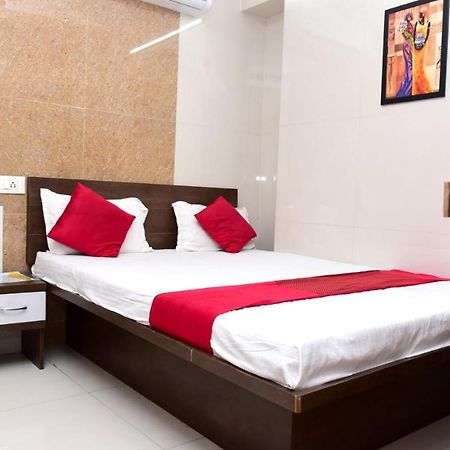 Nivant Lodge Solapur Luaran gambar
