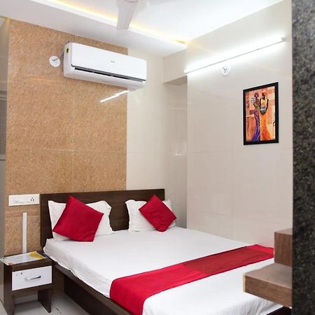 Nivant Lodge Solapur Luaran gambar