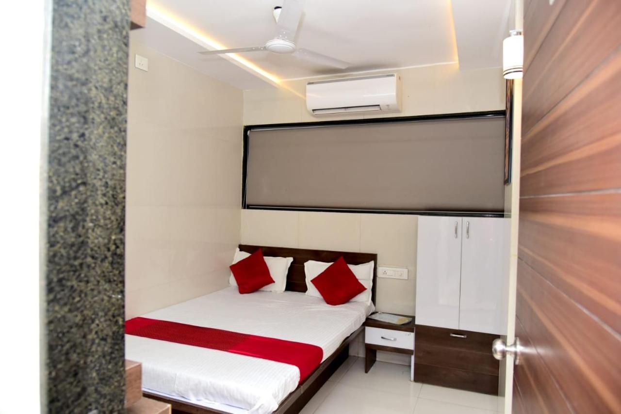 Nivant Lodge Solapur Luaran gambar
